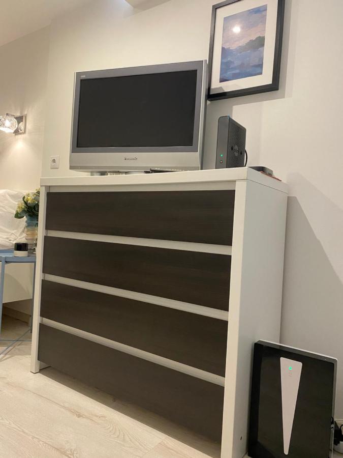 Downtown Mini Apartment Budapest Bagian luar foto